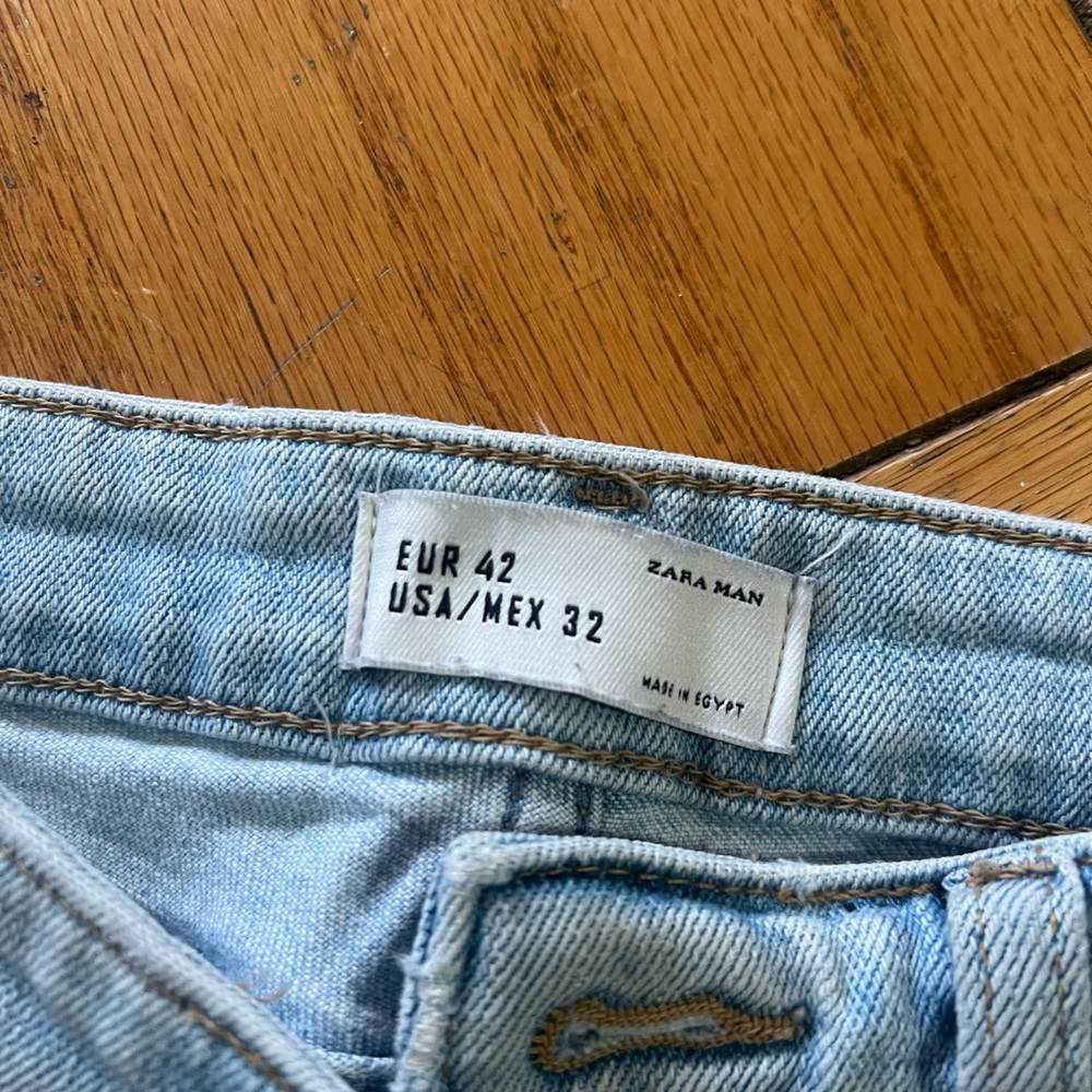 Zara Distressed Denim - Picture 2 of 4